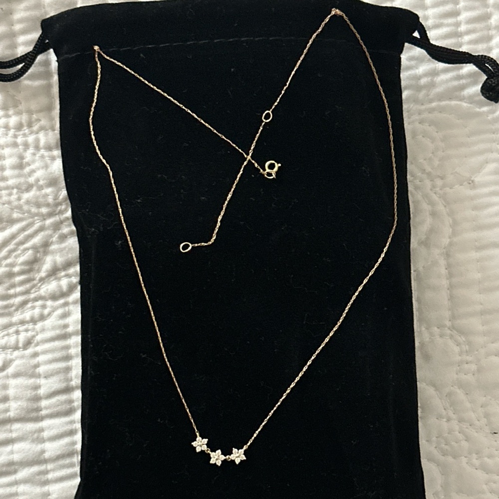 Gold flower necklace